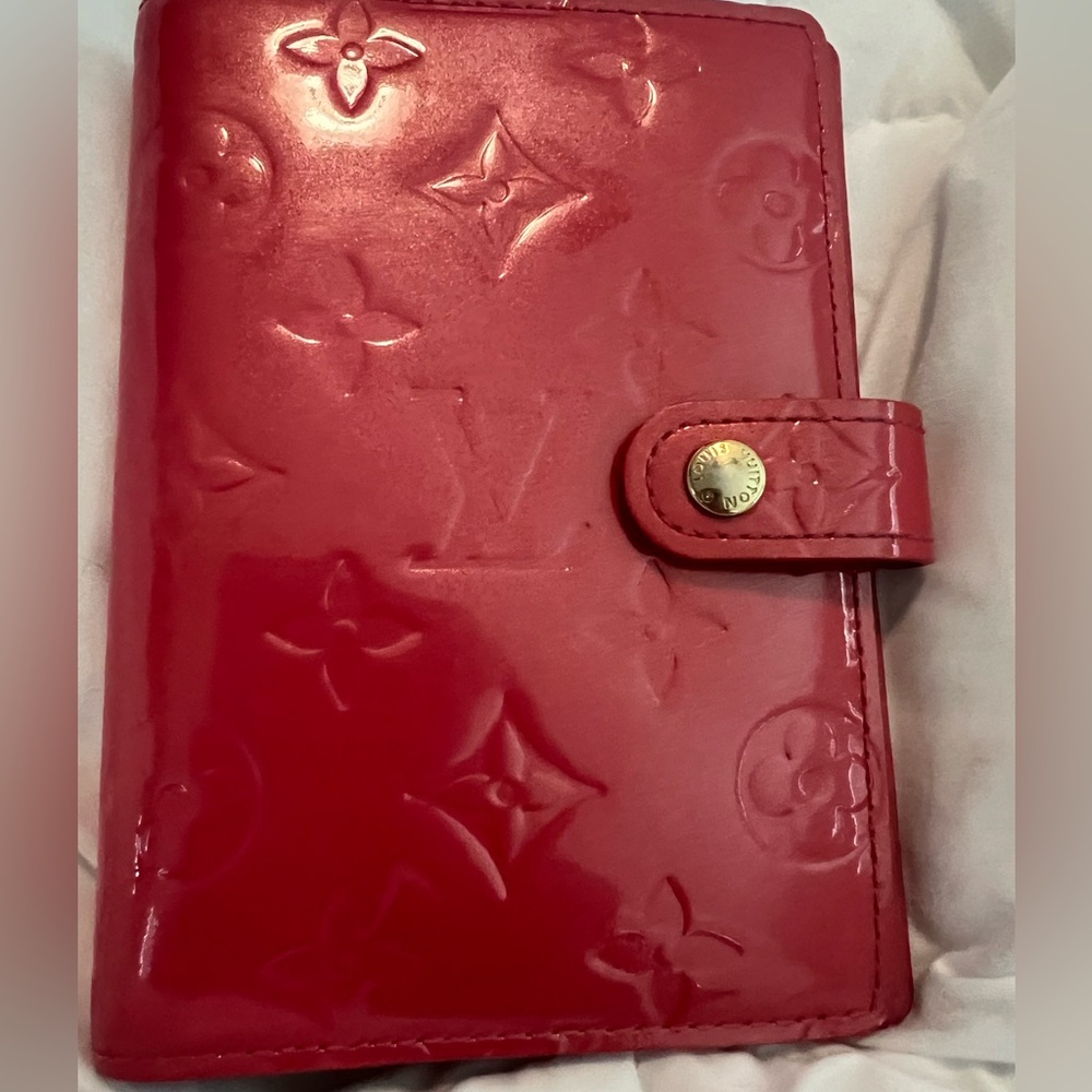 Authentic vernice small agenda pink! Excellent condition!